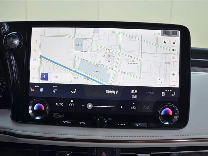 Фото 9 - Lexus LM