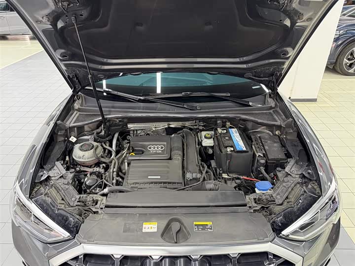 Фото 10 - Audi Q3