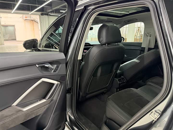 Фото 7 - Audi Q3