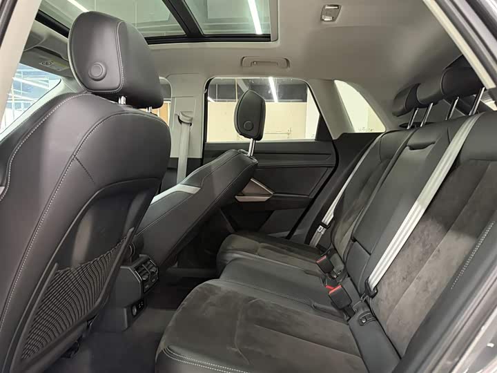 Фото 8 - Audi Q3