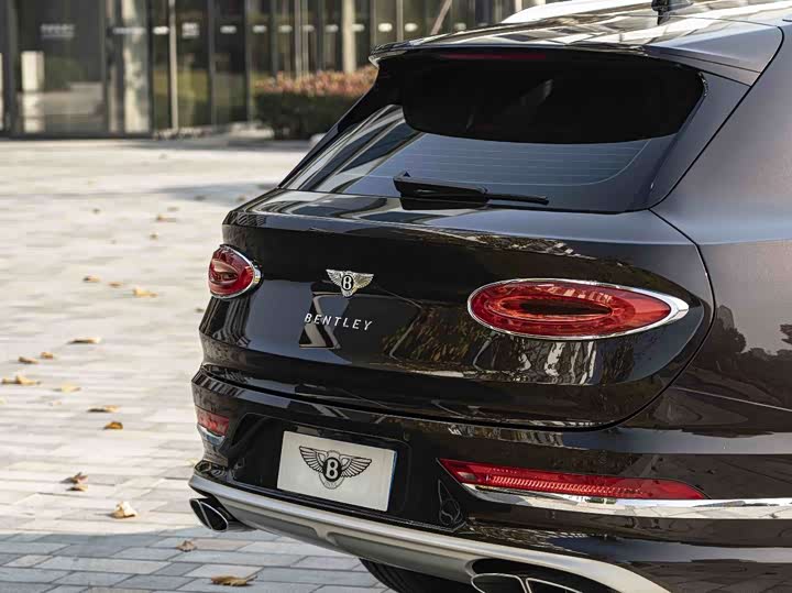 Фото 19 - Bentley Bentayga