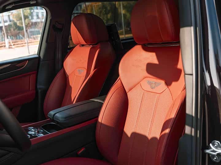 Фото 6 - Bentley Bentayga