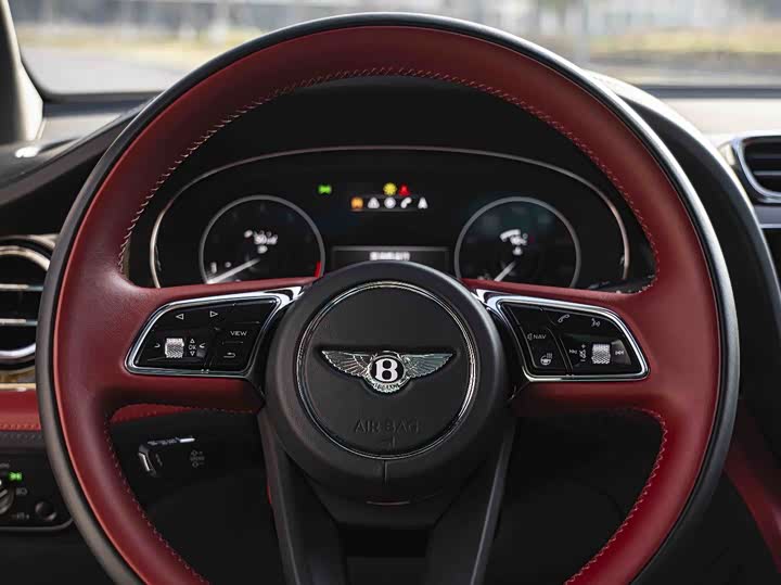 Фото 8 - Bentley Bentayga