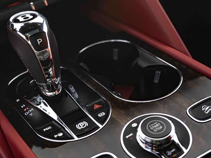 Фото 9 - Bentley Bentayga