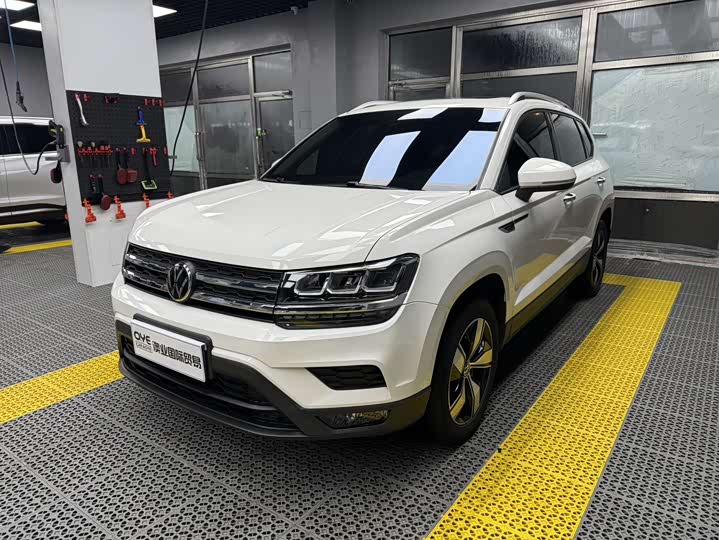 Фото 1 - Volkswagen Tharu