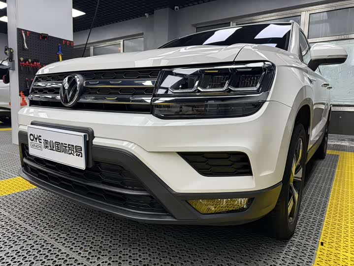 Фото 8 - Volkswagen Tharu