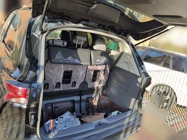 Фото 10 - Toyota Granvia