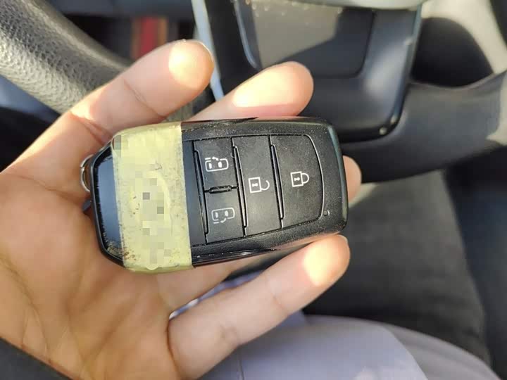 Фото 12 - Toyota Granvia