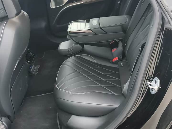 Фото 7 - Mercedes-Benz EQS