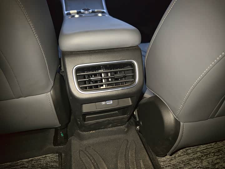 Фото 29 - Geely Galaxy L6