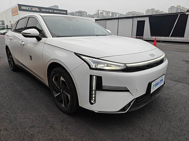 Фото 3 - Geely Galaxy L6