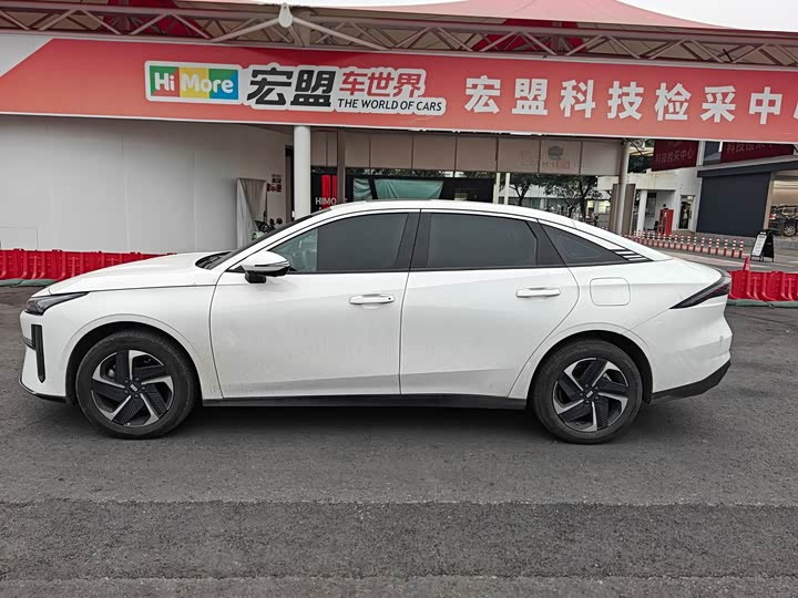 Фото 4 - Geely Galaxy L6