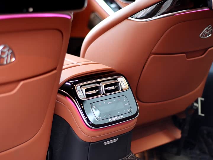 Фото 17 - Mercedes-Benz Maybach S-Class