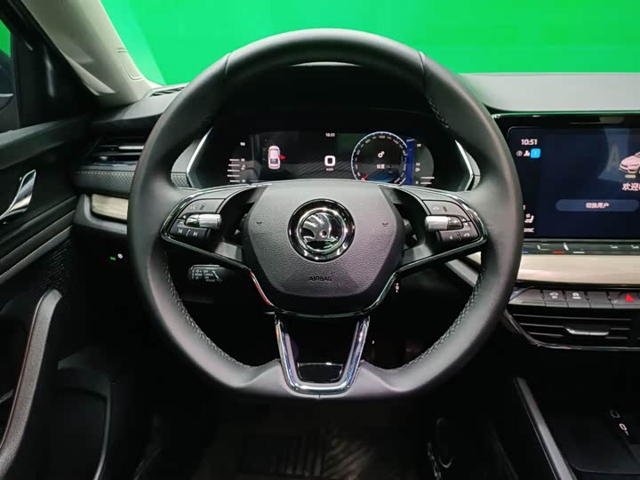 Фото 13 - Skoda Octavia Pro