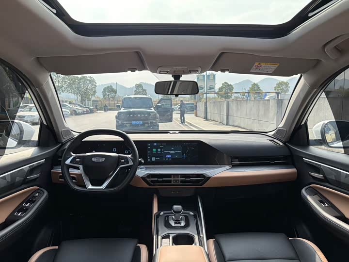 Фото 14 - Geely Okavango Pro