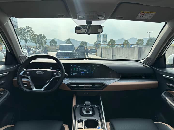 Фото 15 - Geely Okavango Pro