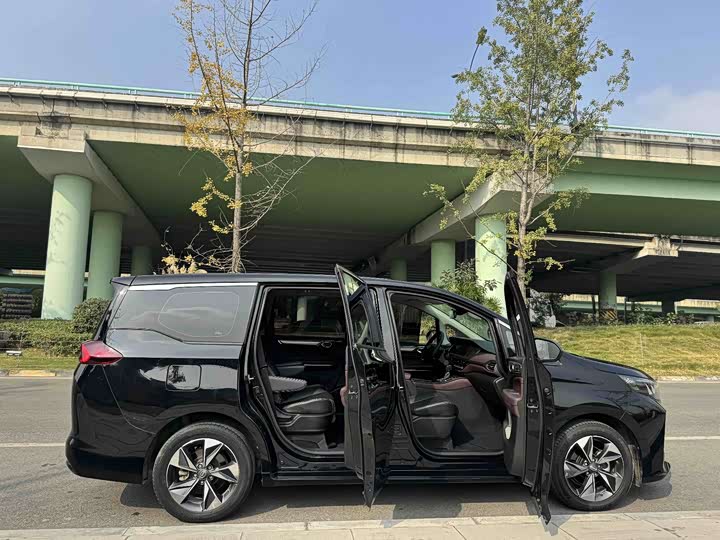 Фото 11 - GAC Trumpchi M6