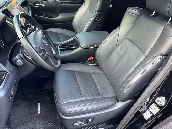 Фото 4 - Toyota Vellfire