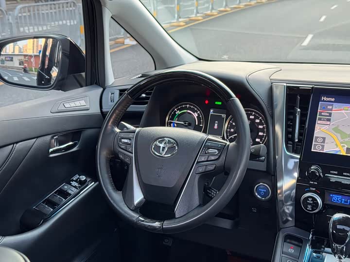 Фото 6 - Toyota Vellfire