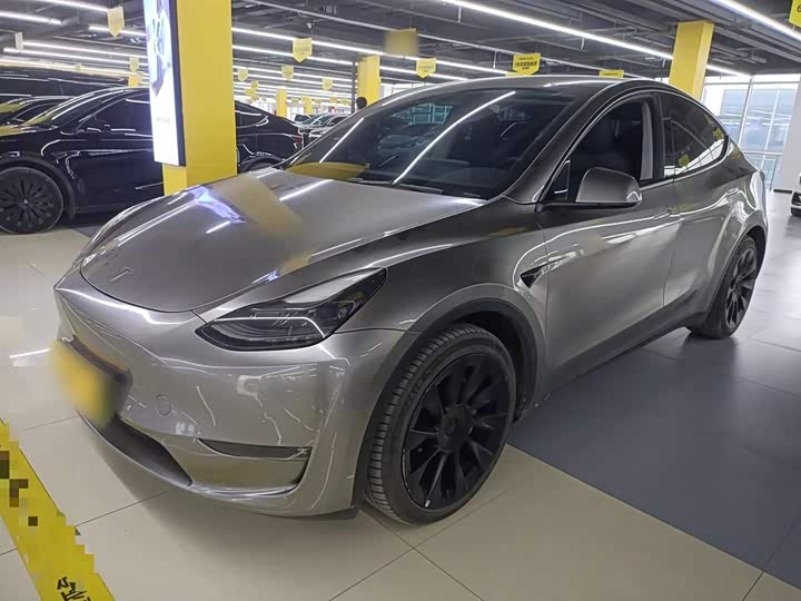 Фото 1 - Tesla Model Y
