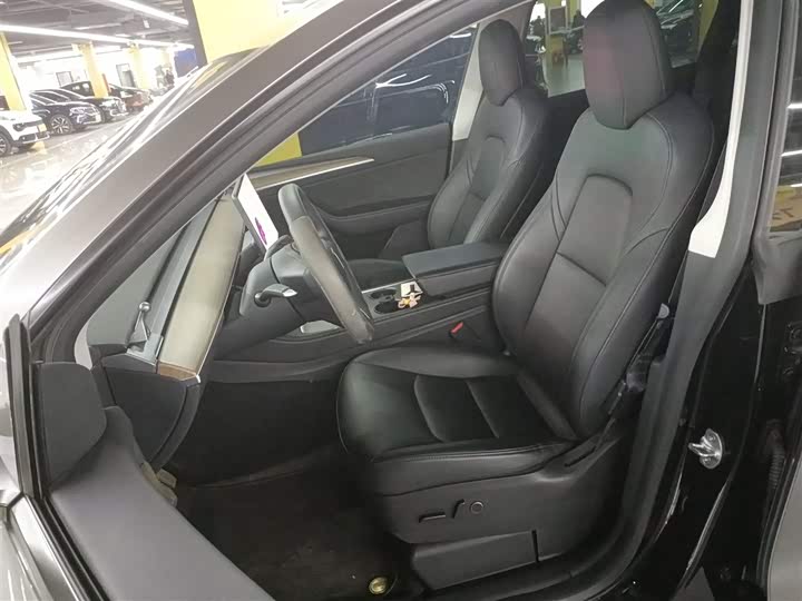 Фото 15 - Tesla Model Y