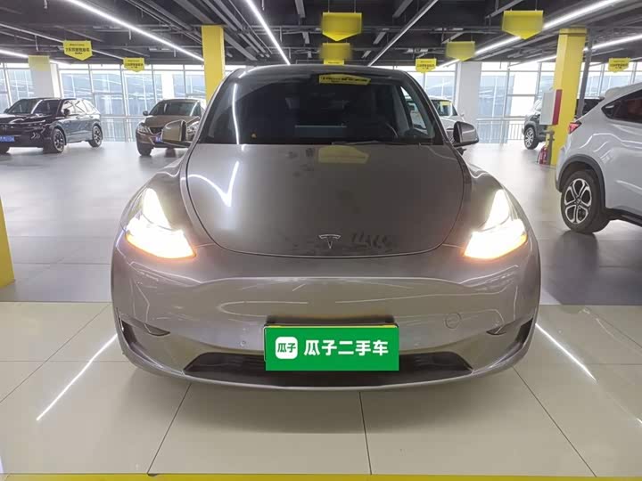 Фото 3 - Tesla Model Y