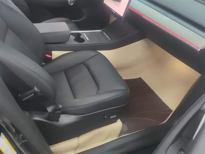 Фото 8 - Tesla Model Y