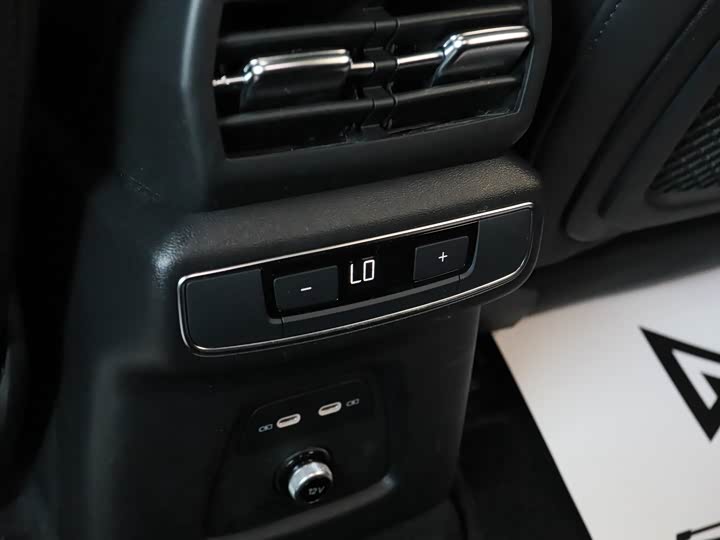 Фото 15 - Audi Q4 e-tron