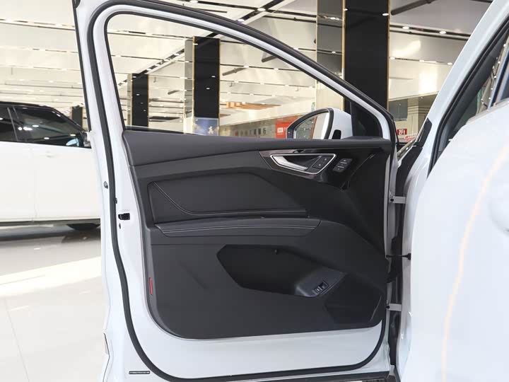 Фото 6 - Audi Q4 e-tron