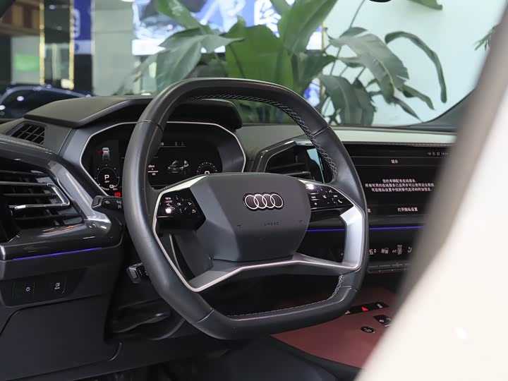 Фото 7 - Audi Q4 e-tron