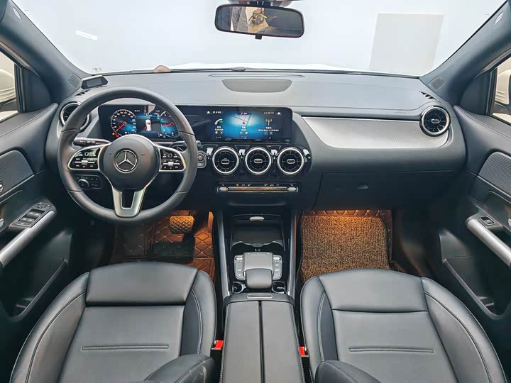 Фото 16 - Mercedes-Benz GLA-Class