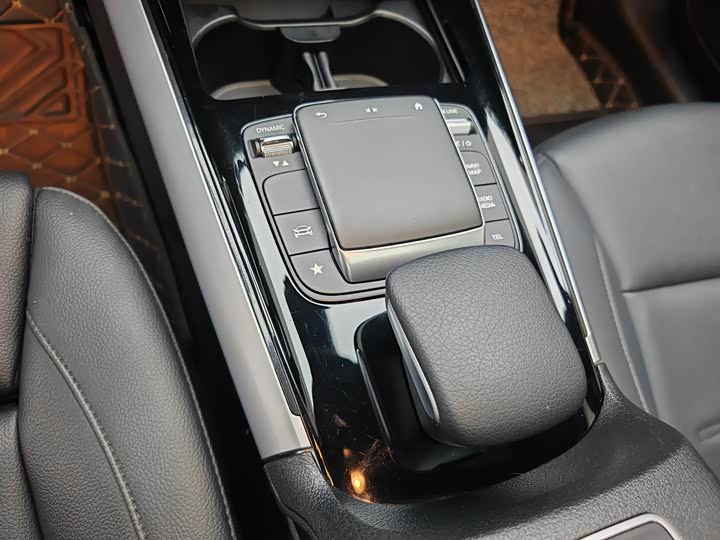 Фото 22 - Mercedes-Benz GLA-Class