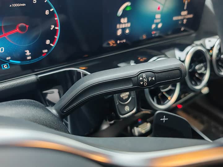 Фото 24 - Mercedes-Benz GLA-Class