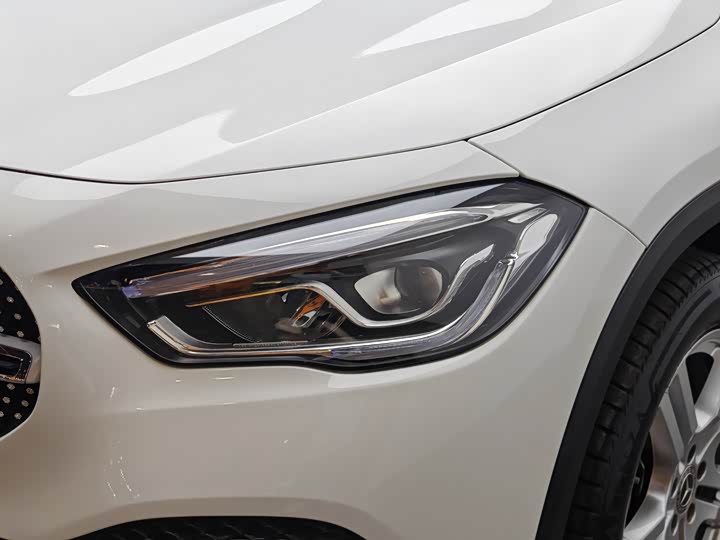 Фото 8 - Mercedes-Benz GLA-Class