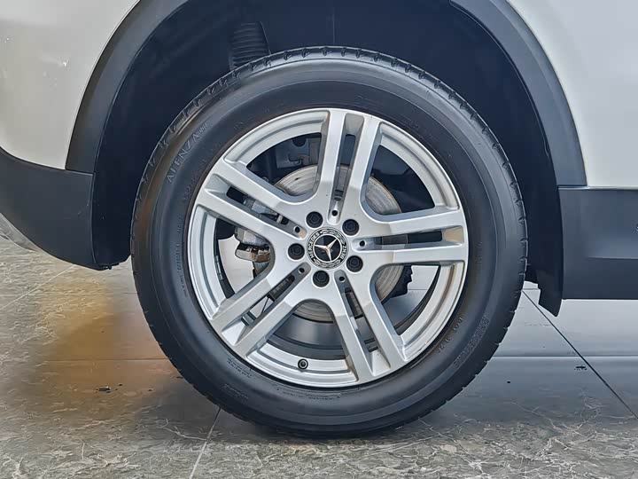 Фото 9 - Mercedes-Benz GLA-Class