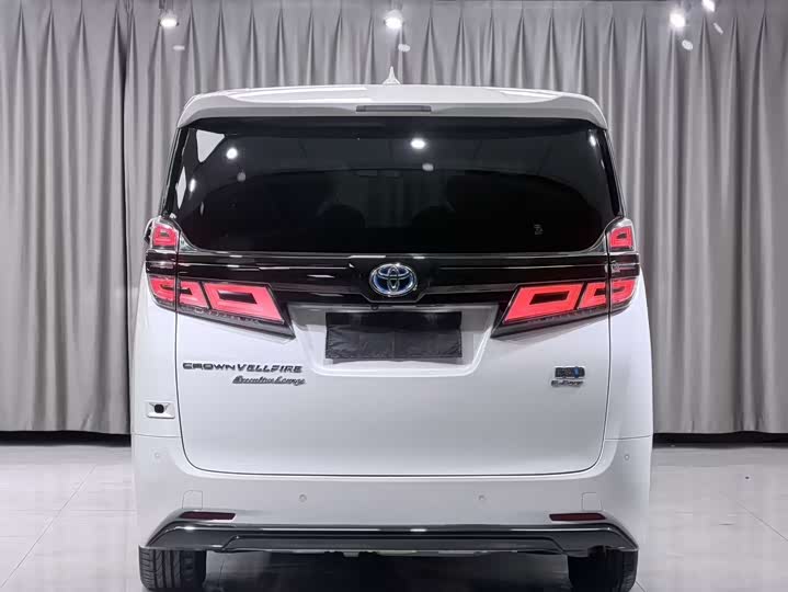 Фото 12 - Toyota Vellfire