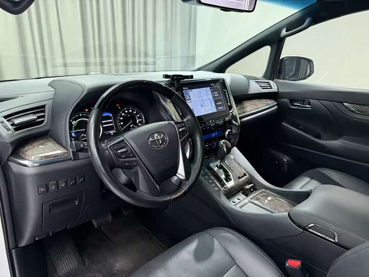 Фото 4 - Toyota Vellfire