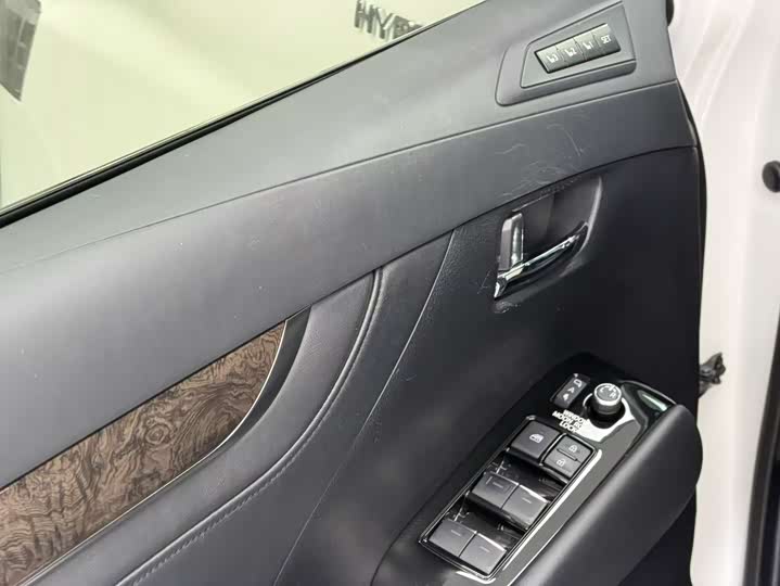 Фото 5 - Toyota Vellfire