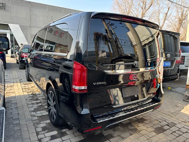 Фото 4 - Mercedes-Benz V-Class