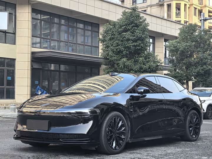 Фото 1 - Zeekr 007