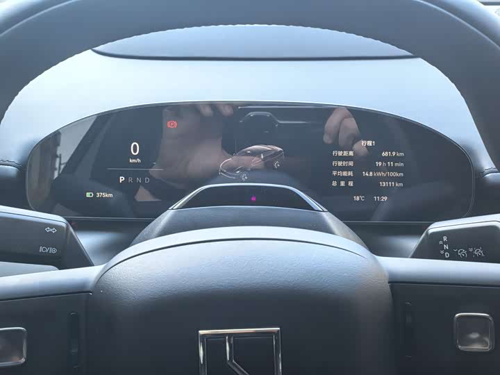 Фото 4 - Zeekr 007