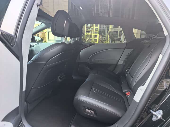 Фото 8 - Zeekr 007