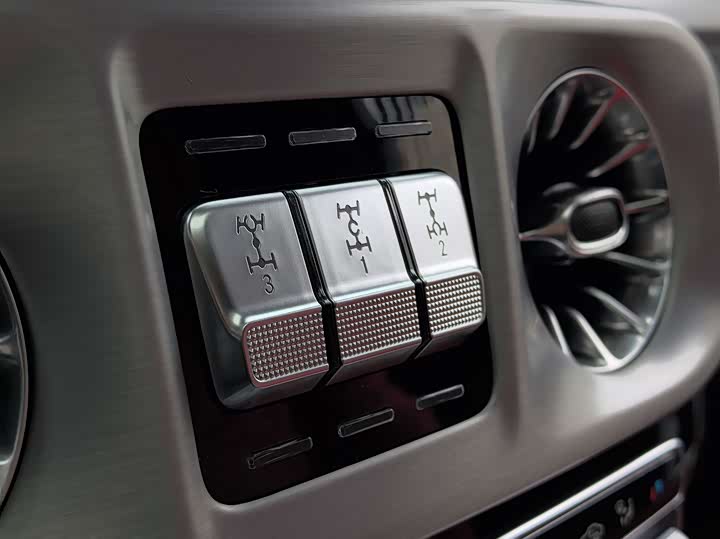 Фото 11 - Mercedes-Benz G-Class