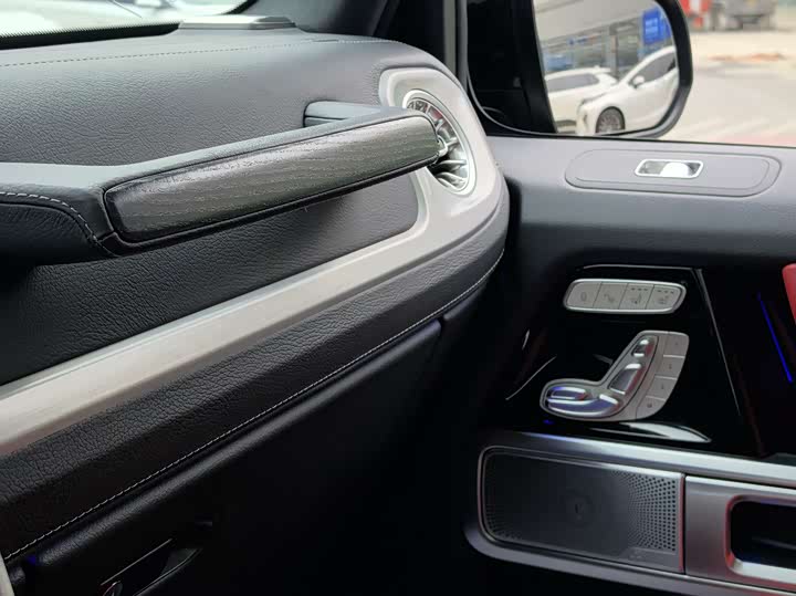 Фото 13 - Mercedes-Benz G-Class