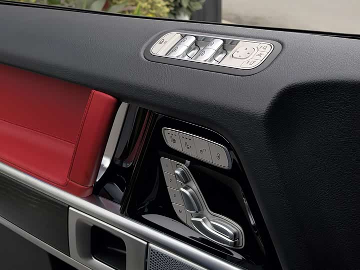 Фото 16 - Mercedes-Benz G-Class