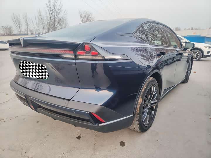 Фото 12 - Changan Deepal SL03