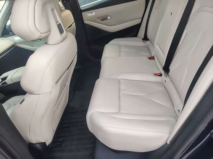 Фото 8 - Changan Deepal SL03