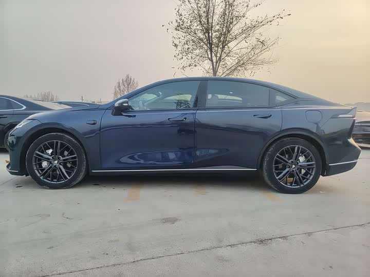 Фото 9 - Changan Deepal SL03