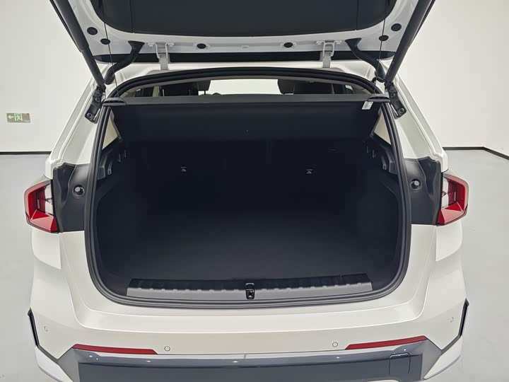 Фото 12 - BMW iX1