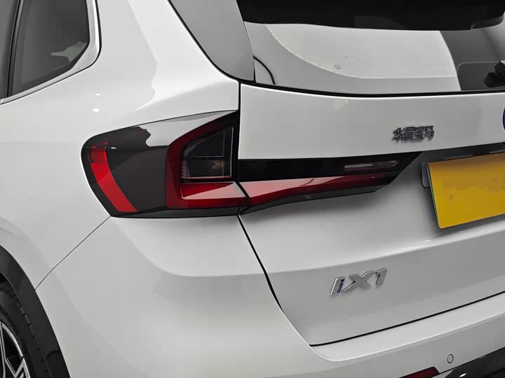 Фото 17 - BMW iX1